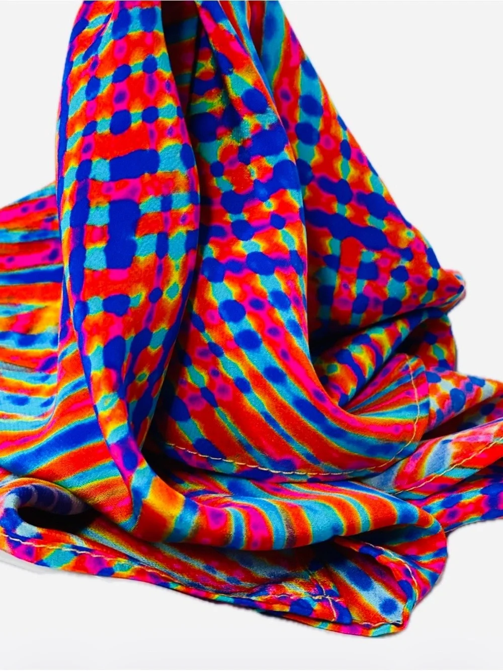 NWT SILKLETTE ‘Multiple Dimensions’ 100% Fine Silk Kerchief Scarf